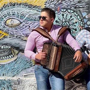 Meet your Posher, Eduardo